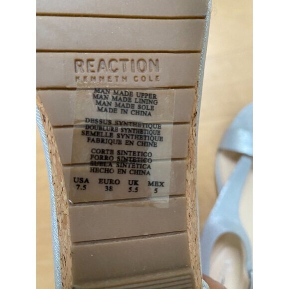 REACTION Kenneth Cole "Great Viber" Silver Women NEW sandal low wedge - Picture 7 of 7
